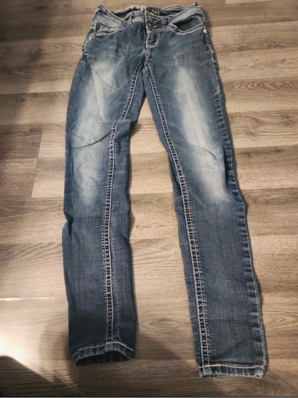Wallflower Denim Jeans in Blue Wash Size 3 Skinny Embroidered Double Button